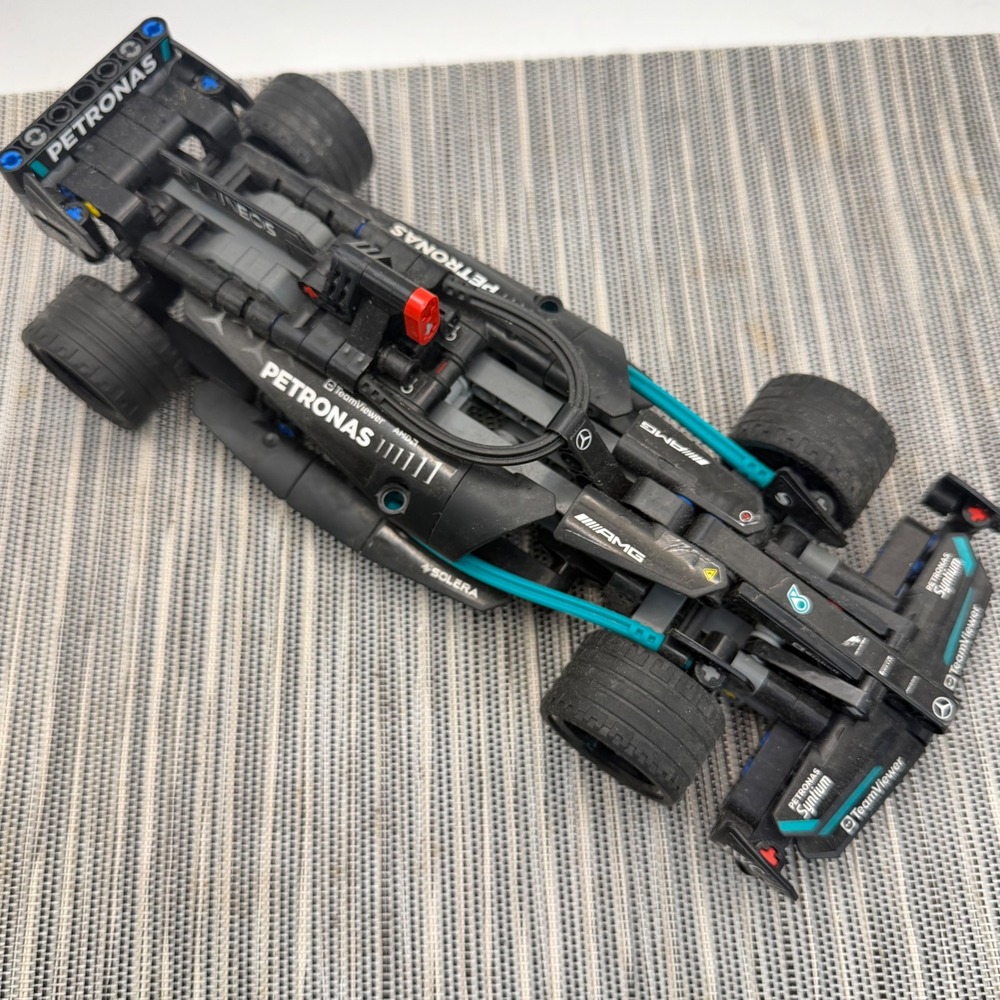 LEGO Technic Mercedes-AMG F1 W14 E Performance Pull-Back 42165 Race Car Black - Picture 2 of 9